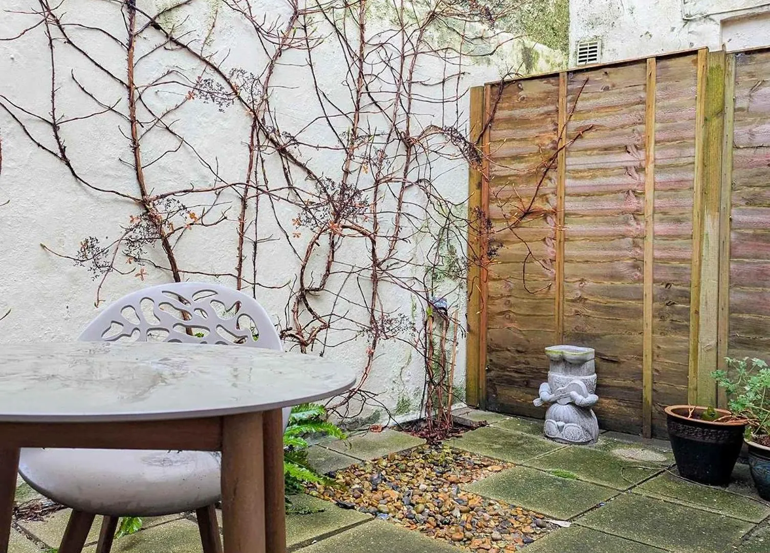 Rock Gardens - By Brighton Holiday Lets
